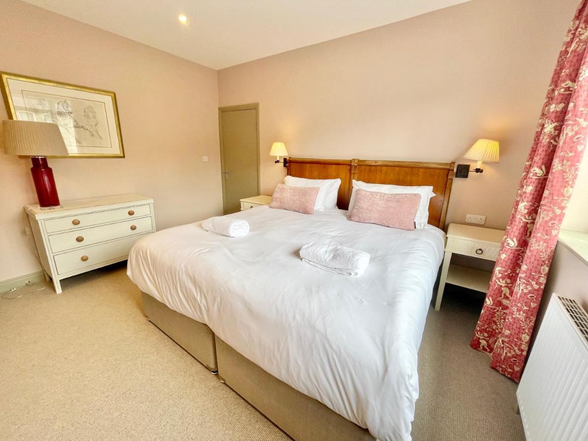 Central Townhouse With Free Off Road Parking And Garden York Eksteriør billede