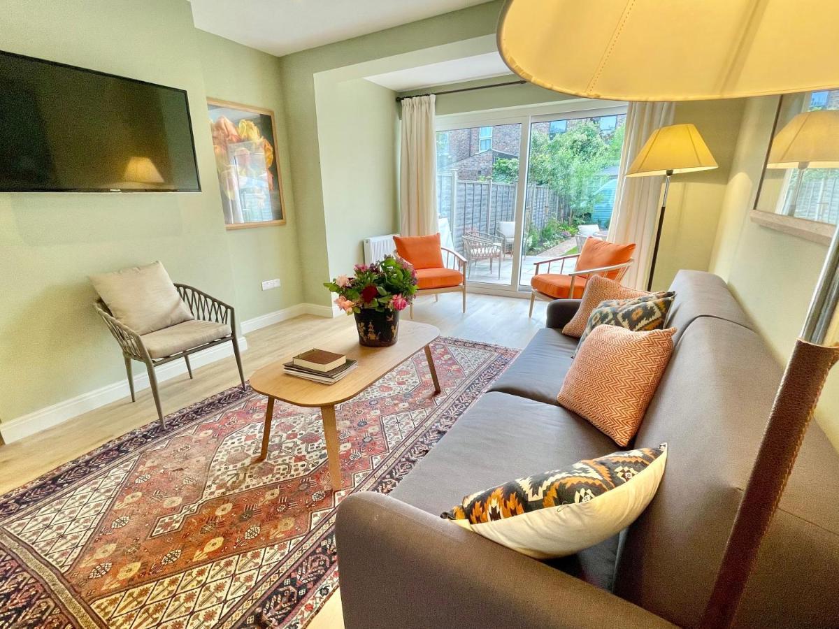 Central Townhouse With Free Off Road Parking And Garden York Eksteriør billede