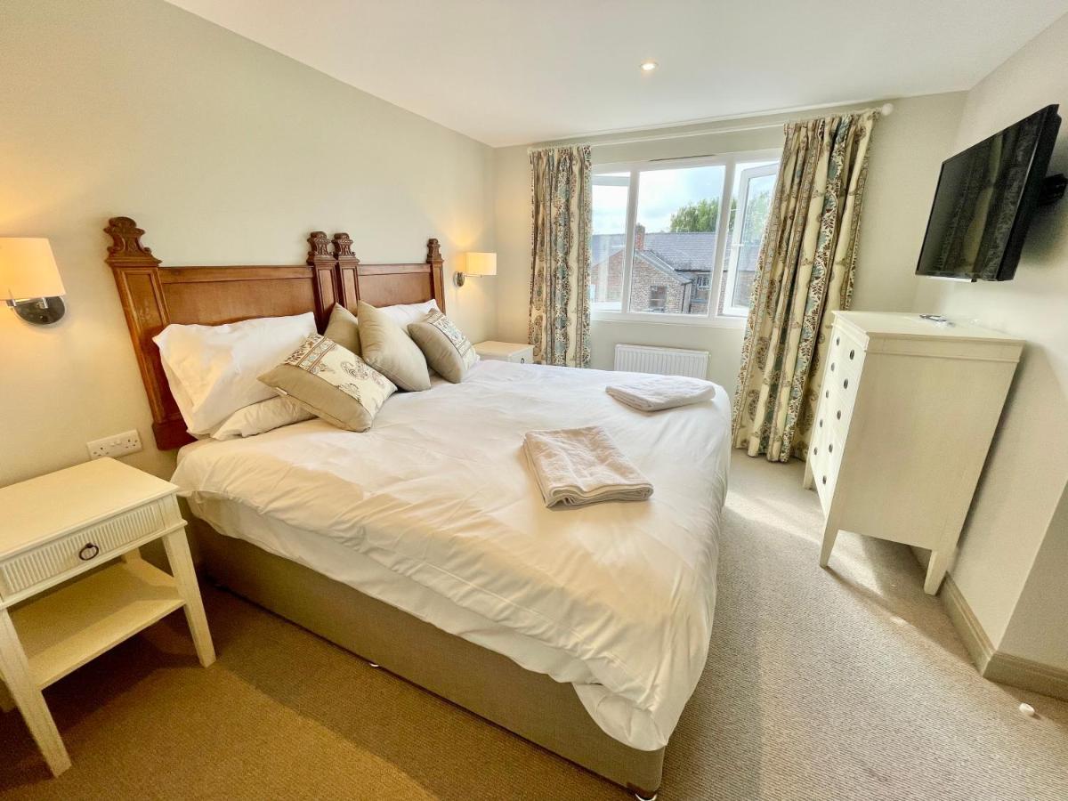Central Townhouse With Free Off Road Parking And Garden York Eksteriør billede