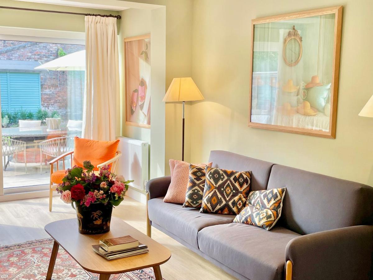 Central Townhouse With Free Off Road Parking And Garden York Eksteriør billede