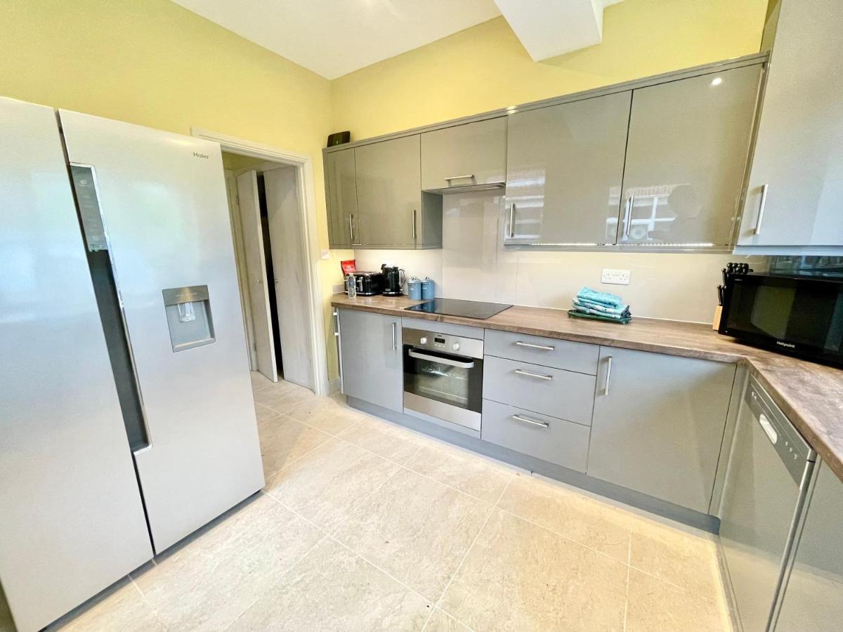 Central Townhouse With Free Off Road Parking And Garden York Eksteriør billede