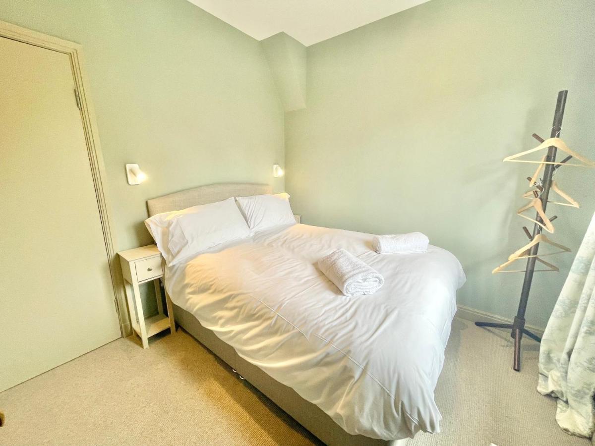Central Townhouse With Free Off Road Parking And Garden York Eksteriør billede